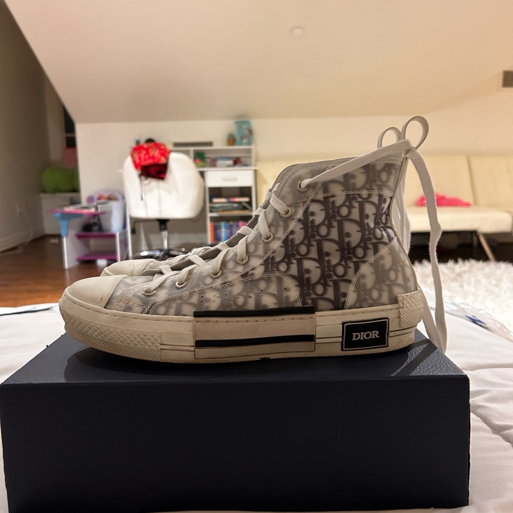 Dior B23 high tops size 10.5 mens 12 womens very little dirt visible